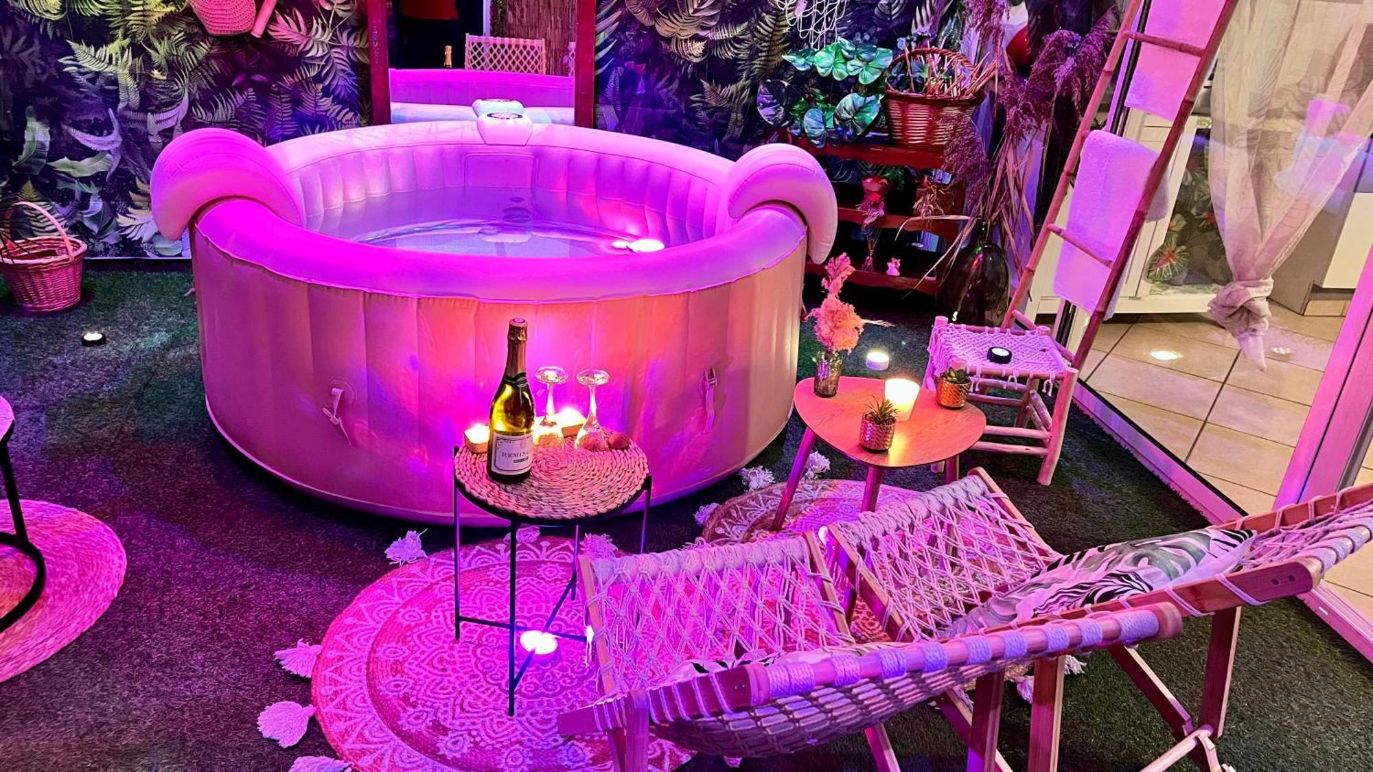 Un Mirage Tropical En Bord De Loire, Love Et Detente Saint-Clément-des-Levées Eksteriør bilde